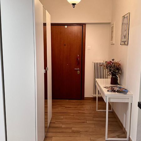 Modern Apartment In Ateny Zewnętrze zdjęcie